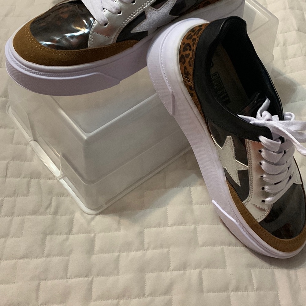 Sneakers